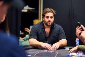 João Simão brilha na PokerGO Tour e conquista terceira posição